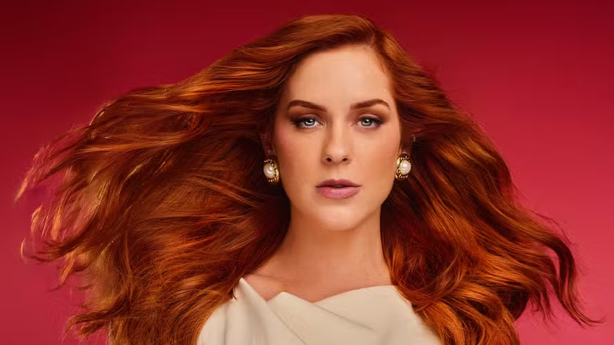 Sophia Abrahão volta a ser ruiva: "O cabelo tem impacto na nossa identidade"