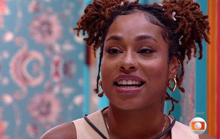 Ex-BBB Thamiris fala sobre haters e desavença com Vitória Strada