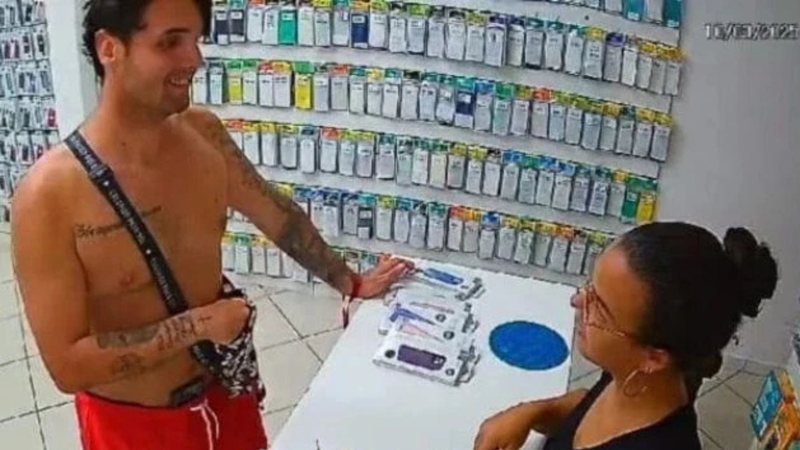 Morre fisiculturista que matou vendedora esfaqueada dentro de loja no ES